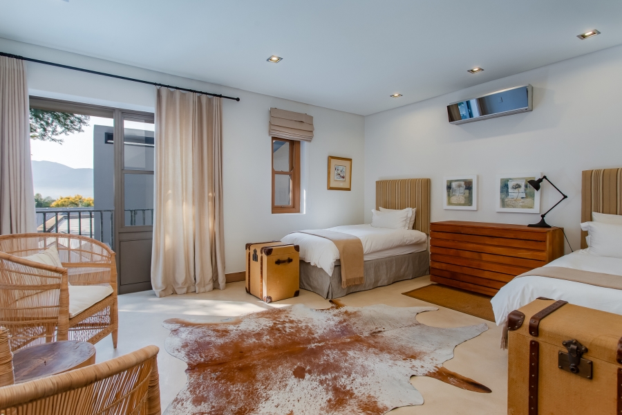 4 Bedroom Property for Sale in Lemoenkloof Western Cape